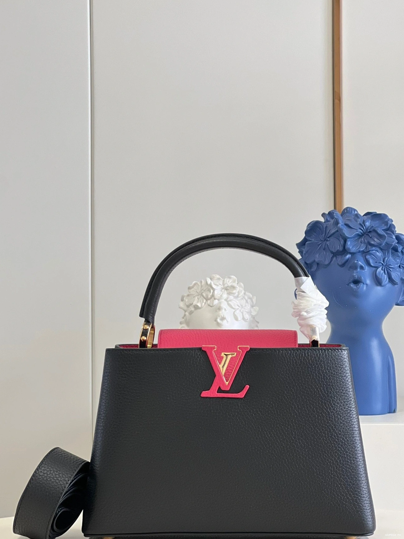 WIS CAPUCINES Vuitton Louis MM 0207